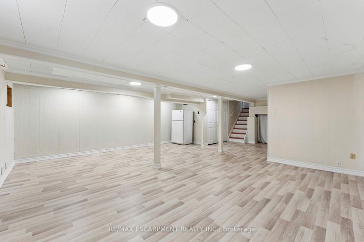 Photo 31 at 29 Deeside Crescent, Southgate, Brampton