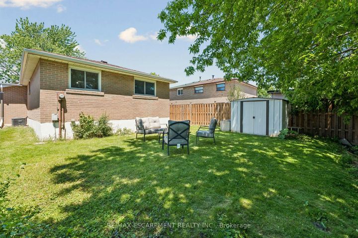 Photo 35 at 29 Deeside Crescent, Southgate, Brampton