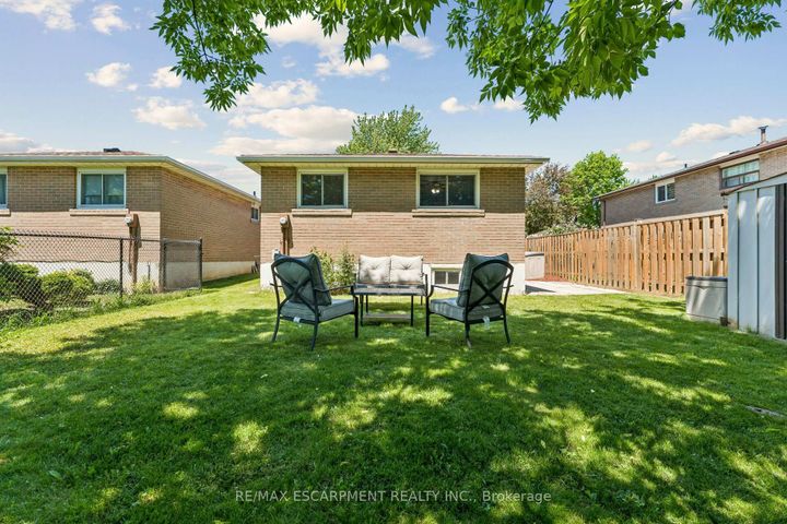 Photo 36 at 29 Deeside Crescent, Southgate, Brampton