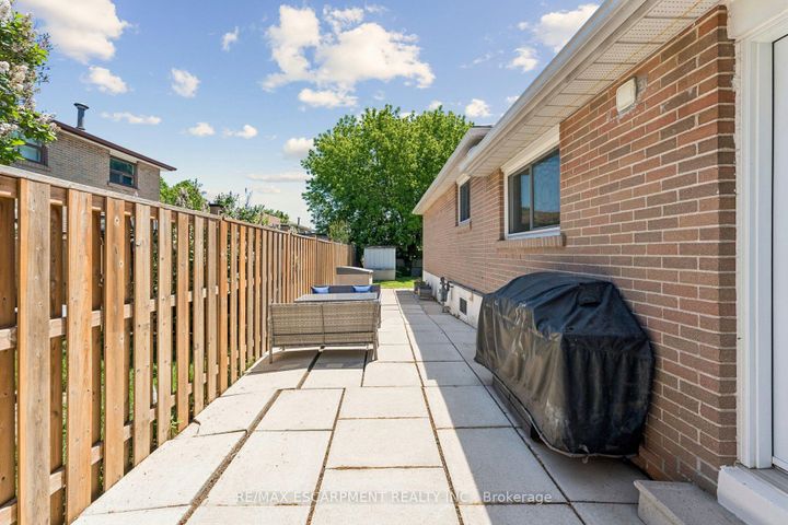 Photo 37 at 29 Deeside Crescent, Southgate, Brampton