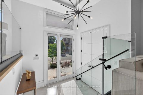 Photo 2 at 39 Derwyn Road, East York, Toronto