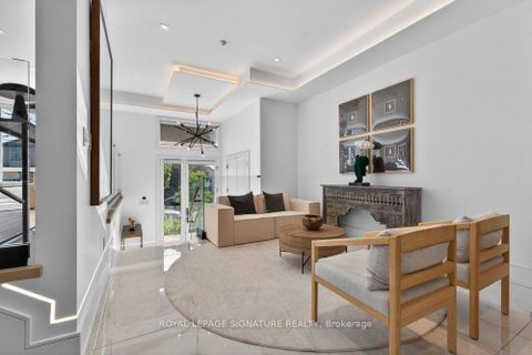 Photo 4 at 39 Derwyn Road, East York, Toronto