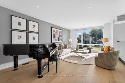 Photo 5 at 39 Derwyn Road, East York, Toronto