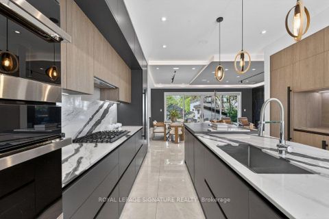Photo 9 at 39 Derwyn Road, East York, Toronto