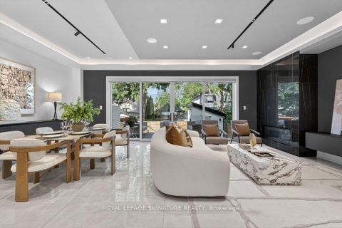 Photo 12 at 39 Derwyn Road, East York, Toronto