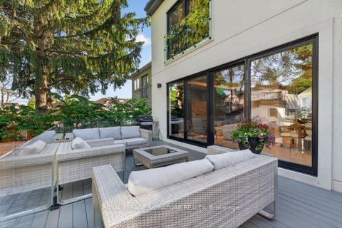 Photo 19 at 39 Derwyn Road, East York, Toronto