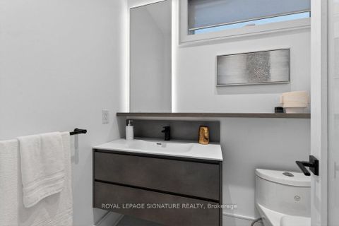 Photo 21 at 39 Derwyn Road, East York, Toronto