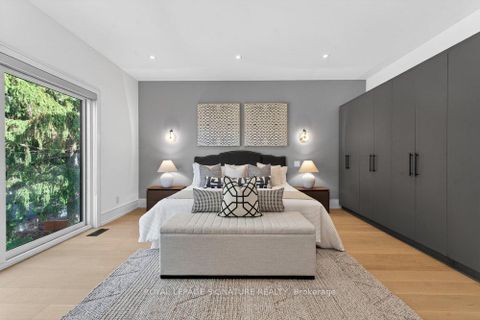 Photo 24 at 39 Derwyn Road, East York, Toronto