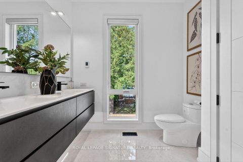 Photo 26 at 39 Derwyn Road, East York, Toronto