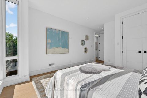 Photo 30 at 39 Derwyn Road, East York, Toronto