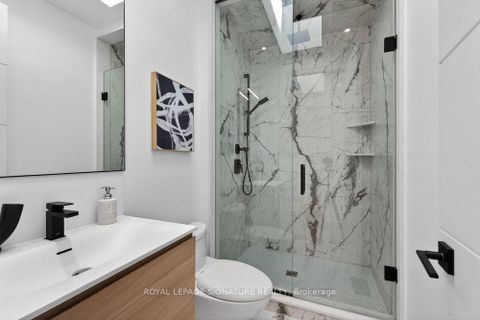 Photo 31 at 39 Derwyn Road, East York, Toronto
