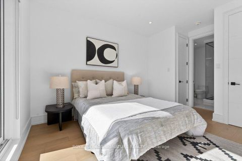 Photo 34 at 39 Derwyn Road, East York, Toronto