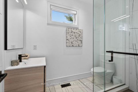 Photo 35 at 39 Derwyn Road, East York, Toronto