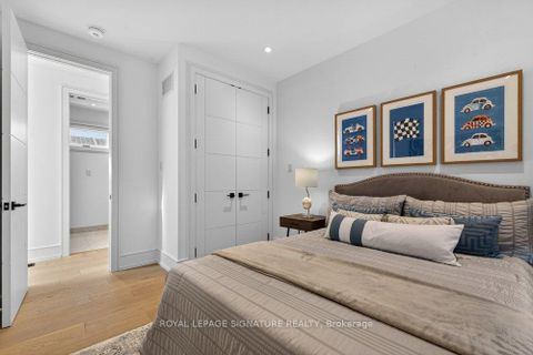 Photo 37 at 39 Derwyn Road, East York, Toronto
