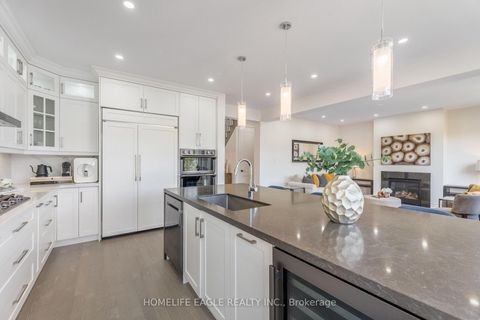 Photo 10 at 58 Tesla Crescent, Holland Landing, East Gwillimbury