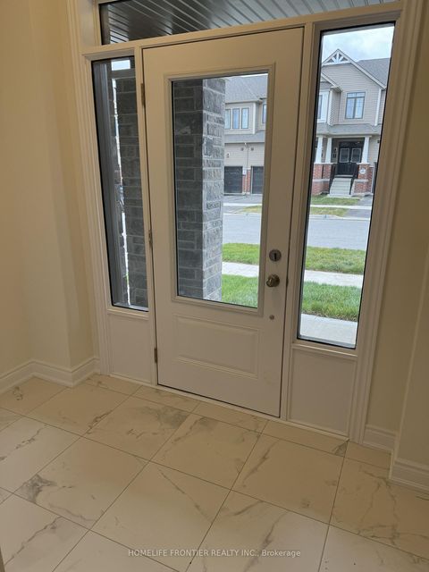 Photo 6 at 10 Durham Avenue, Shore, Barrie