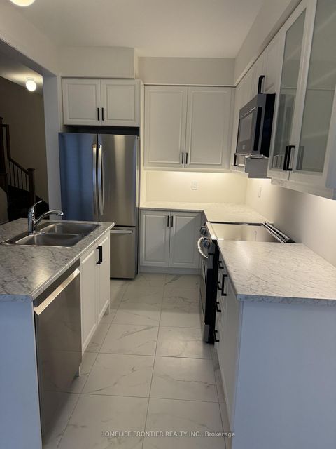Photo 8 at 10 Durham Avenue, Shore, Barrie