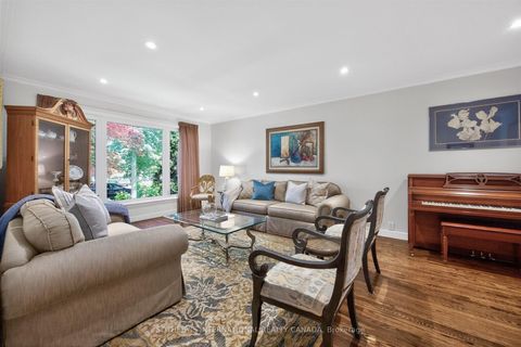 Photo 3 at 25 Gossamer Avenue, Newtonbrook East, Toronto