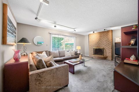 Photo 10 at 25 Gossamer Avenue, Newtonbrook East, Toronto