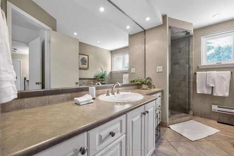 Photo 16 at 25 Gossamer Avenue, Newtonbrook East, Toronto