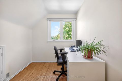 Photo 20 at 25 Gossamer Avenue, Newtonbrook East, Toronto