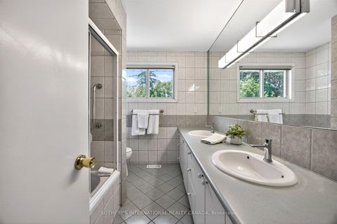 Photo 22 at 25 Gossamer Avenue, Newtonbrook East, Toronto