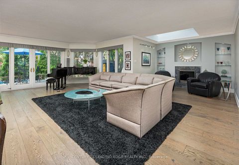 Photo 8 at 20 Solway Court, L'Amoreaux, Toronto