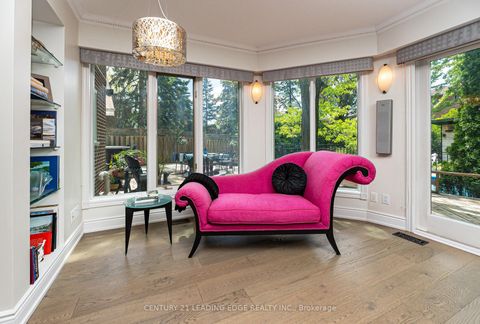 Photo 10 at 20 Solway Court, L'Amoreaux, Toronto