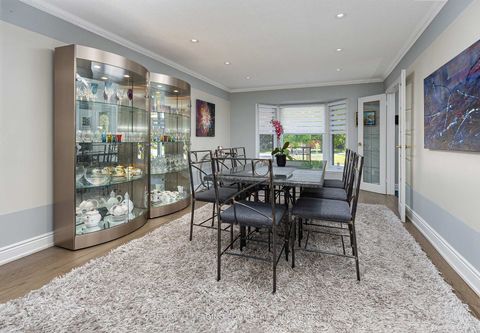 Photo 14 at 20 Solway Court, L'Amoreaux, Toronto