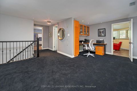 Photo 17 at 20 Solway Court, L'Amoreaux, Toronto