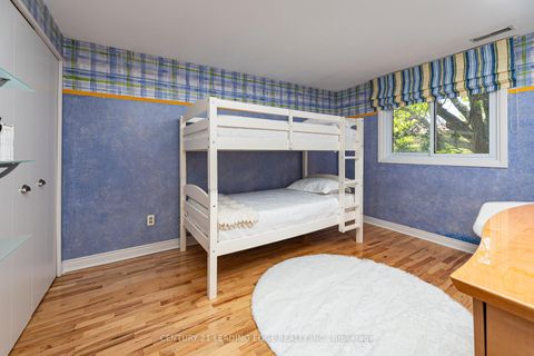 Photo 27 at 20 Solway Court, L'Amoreaux, Toronto