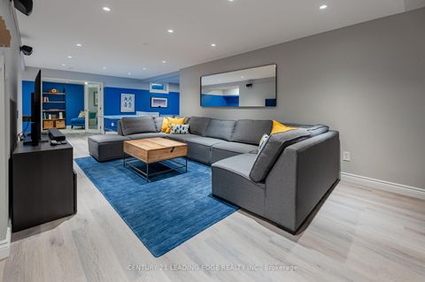 Photo 32 at 20 Solway Court, L'Amoreaux, Toronto