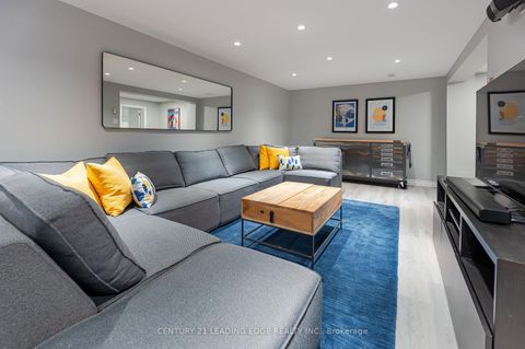 Photo 33 at 20 Solway Court, L'Amoreaux, Toronto