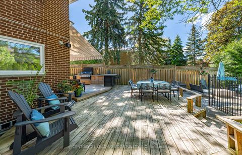 Photo 41 at 20 Solway Court, L'Amoreaux, Toronto