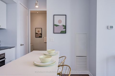 Photo 18 at 6901 - 100 Harbour Street, Waterfront Communities C1, Toronto