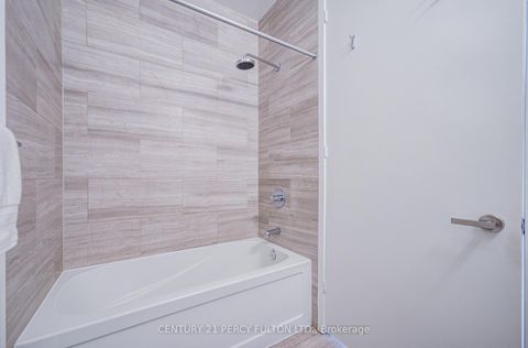 Photo 19 at 6901 - 100 Harbour Street, Waterfront Communities C1, Toronto