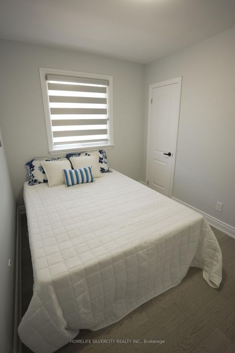 Photo 11 at 21 Billcar Road, Clairville, Toronto