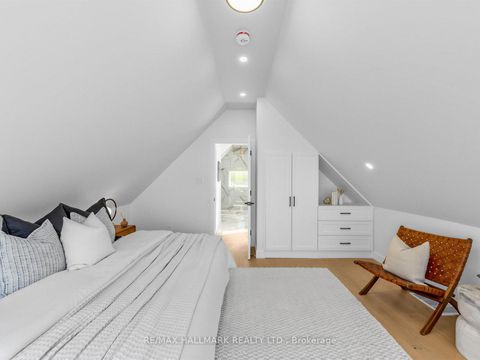 Photo 31 at 208 Gainsborough Road, Woodbine Corridor, Toronto
