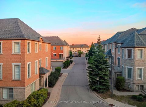 Photo 6 at 38 - 9133 Bayview Avenue, Doncrest, Richmond Hill