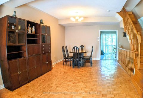 Photo 7 at 38 - 9133 Bayview Avenue, Doncrest, Richmond Hill