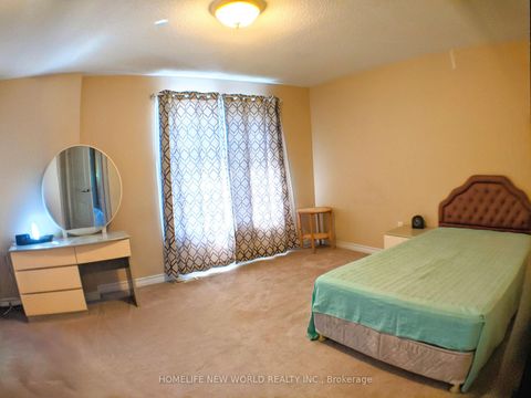 Photo 12 at 38 - 9133 Bayview Avenue, Doncrest, Richmond Hill