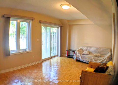 Photo 18 at 38 - 9133 Bayview Avenue, Doncrest, Richmond Hill