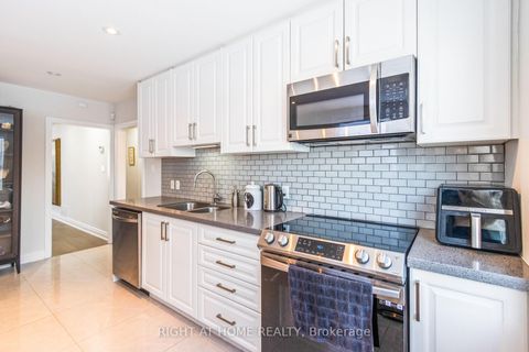 Photo 6 at 735 Srigley Street, College Manor, Newmarket