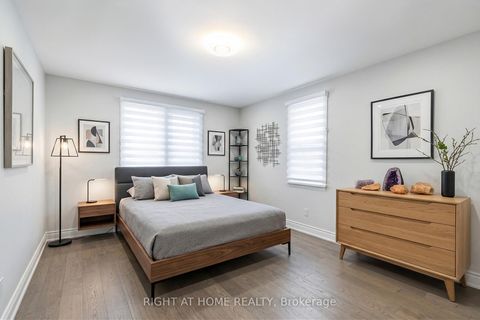 Photo 7 at 735 Srigley Street, College Manor, Newmarket