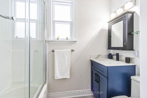 Photo 8 at 735 Srigley Street, College Manor, Newmarket