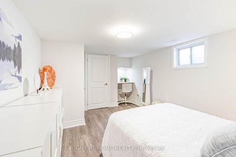 Photo 14 at 735 Srigley Street, College Manor, Newmarket