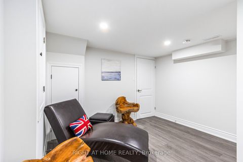 Photo 17 at 735 Srigley Street, College Manor, Newmarket