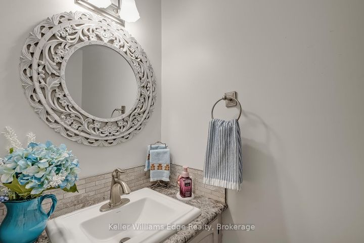 Photo 6 at 18 - 3021 Glencrest Road, Roseland, Burlington