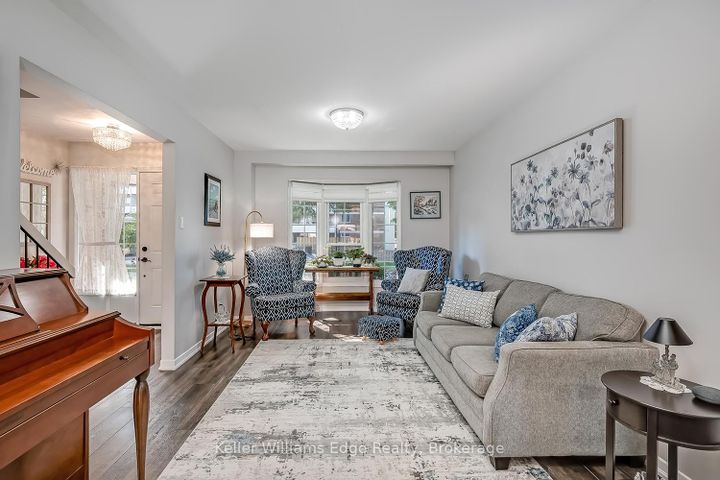 Photo 7 at 18 - 3021 Glencrest Road, Roseland, Burlington