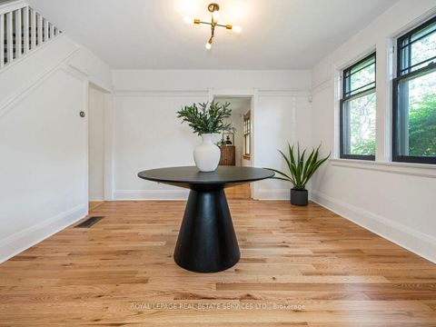 Photo 4 at 54 Oakfield Drive, Queensway, Toronto